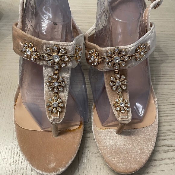 Forever Velvet Jeweled Wedges Sz 9 - Picture 2 of 9